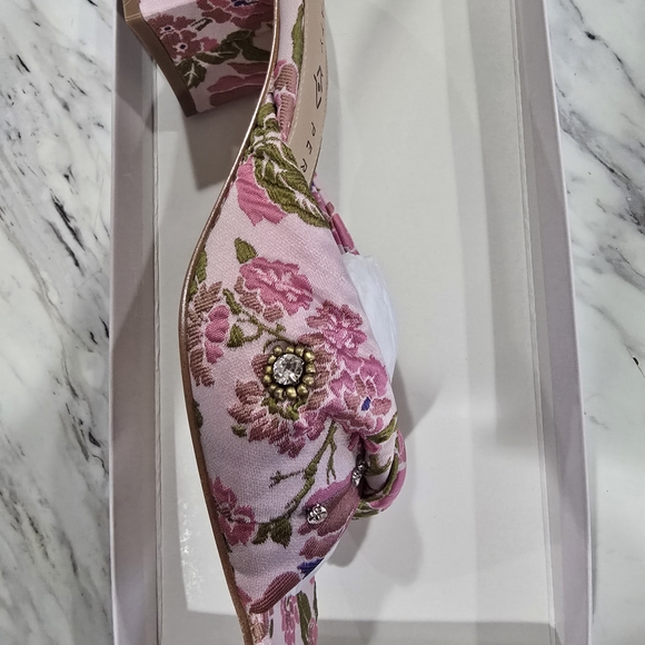 Size 7.5! Katy Perry Collections Floral Sandals in Pink and Green - Picture 5 of 11